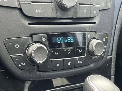 Used 2013 Buick Regal Premium image 15