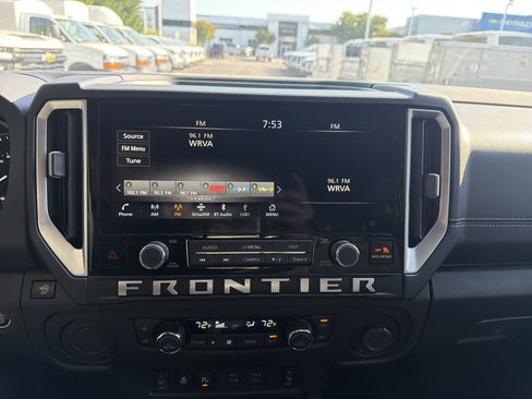 Used 2025 Nissan Frontier SV w/ SV Convenience Package RWD image 23
