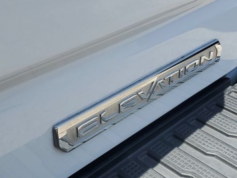 Used 2023 GMC Sierra 1500 Elevation AWD/4WD image 7