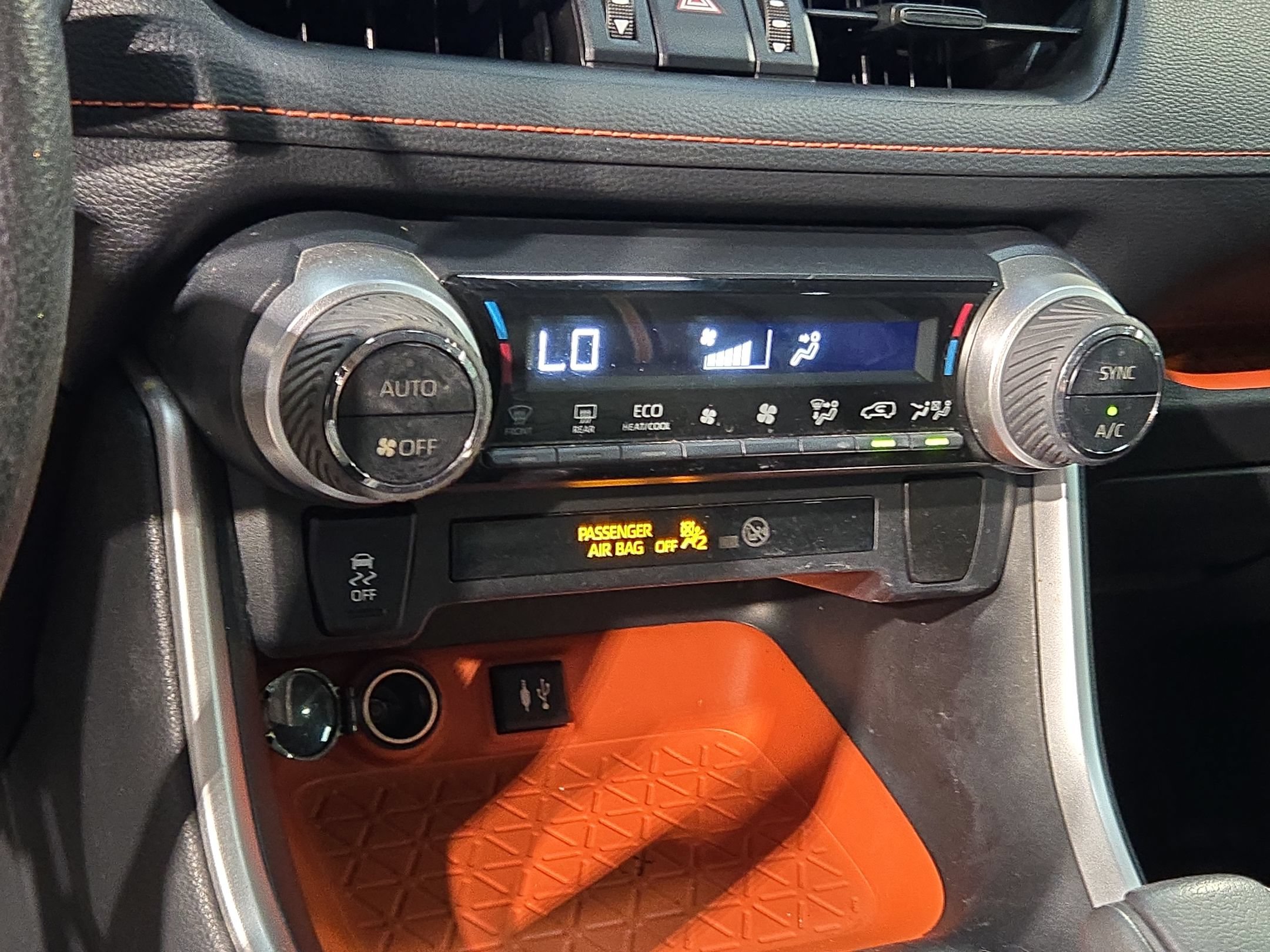 Used 2019 Toyota RAV4 Adventure AWD/4WD image 32