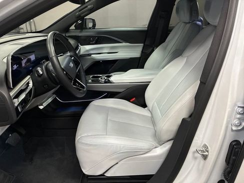 Used 2024 Cadillac Lyriq Sport RWD image 9