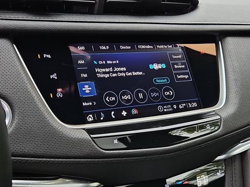 Used 2022 Cadillac XT5 Premium Luxury w/ Technology Package AWD/4WD image 17