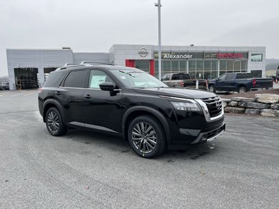 New 2025 Nissan Pathfinder SL w/ SL Premium Package