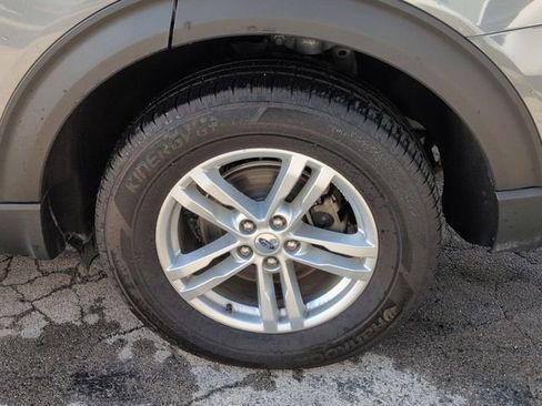 Used 2023 Ford Explorer XLT w/ Class IV Trailer Tow Package image 33