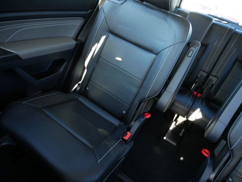 Certified 2023 Volkswagen Atlas SE w/ Panoramic Sunroof Package image 12