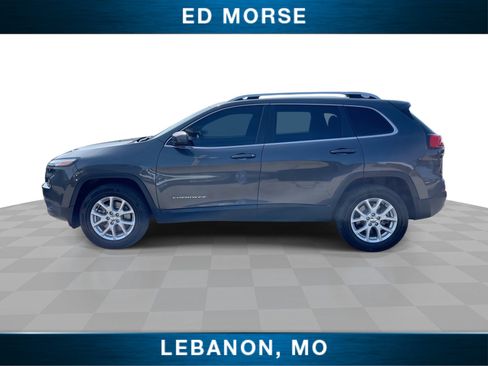Used 2017 Jeep Cherokee Latitude w/ Cold Weather Group AWD/4WD image 5