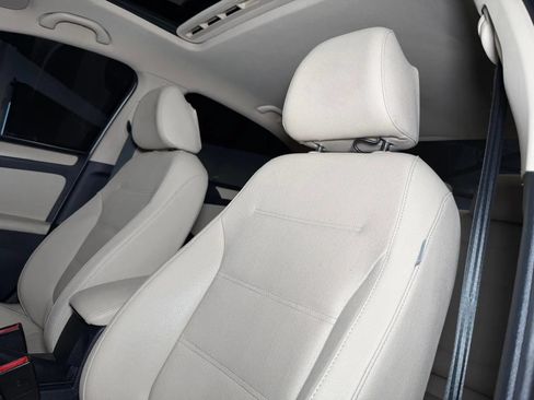 Used 2012 Volkswagen Jetta SE FWD image 26
