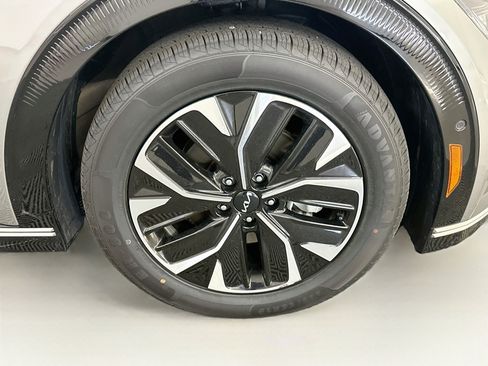 Used 2024 Kia EV6 Wind w/ Wind Technology Package AWD/4WD image 11