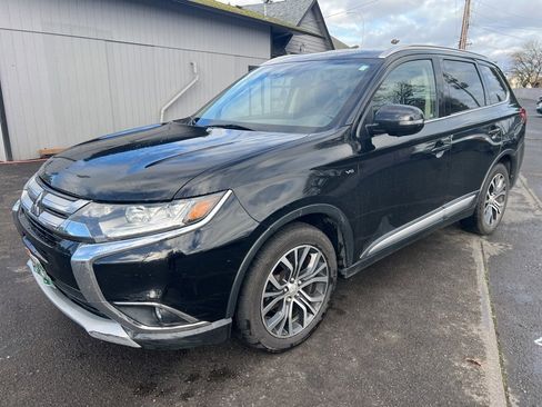 Used 2018 Mitsubishi Outlander GT image 2