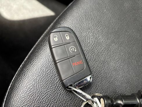 Used 2025 Jeep Compass Limited AWD/4WD image 21