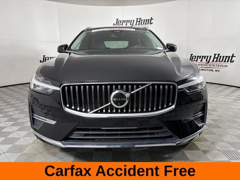 Used 2023 Volvo XC60 B5 Plus AWD/4WD image 3