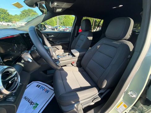 Used 2025 Chevrolet Equinox LT FWD image 21