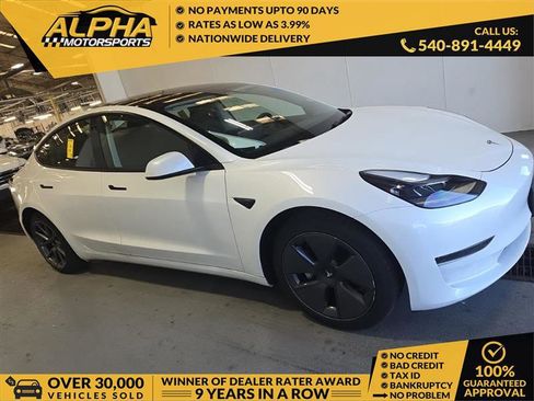 Used 2023 Tesla Model 3 Standard Range image 1