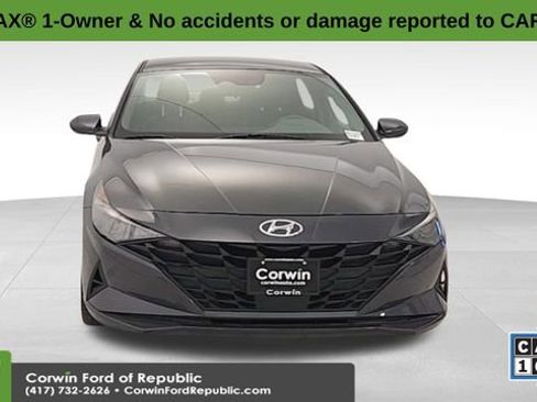 Used 2023 Hyundai Elantra SEL w/ Convenience Package image 2