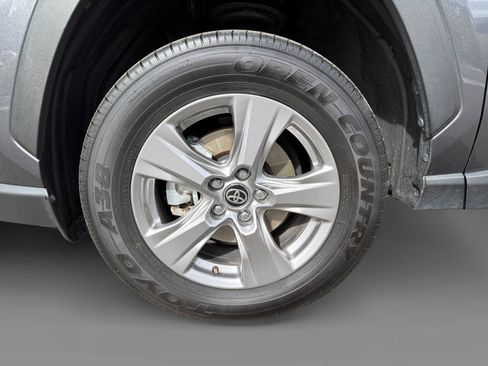 Used 2025 Toyota RAV4 LE AWD/4WD image 9