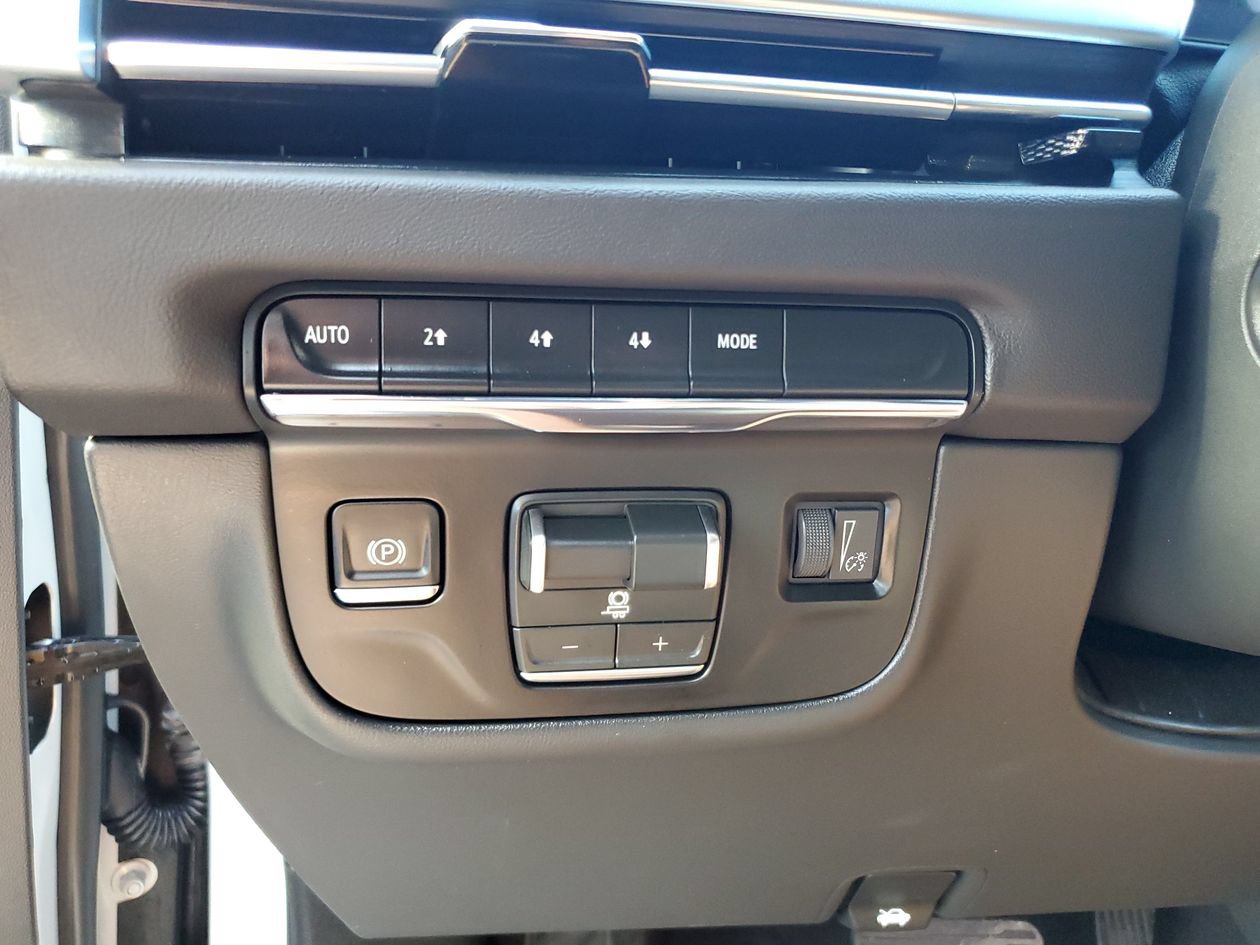 Used 2026 Cadillac Escalade Luxury AWD/4WD image 28