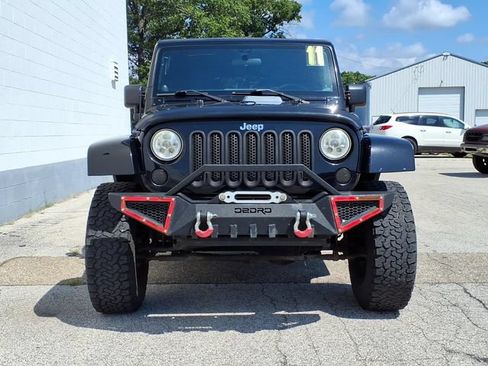 Used 2011 Jeep Wrangler Sahara AWD/4WD image 9