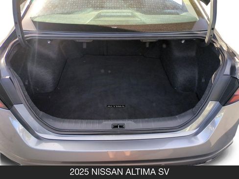 Used 2025 Nissan Altima 2.5 SV FWD image 24