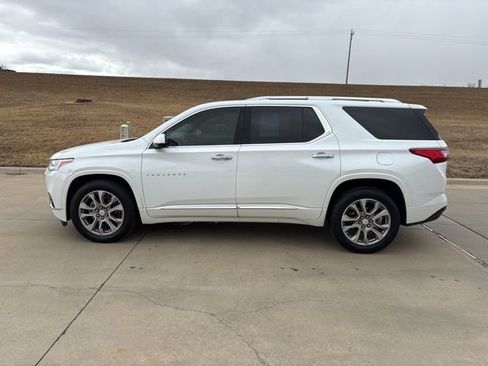 Used 2019 Chevrolet Traverse Premier image 6