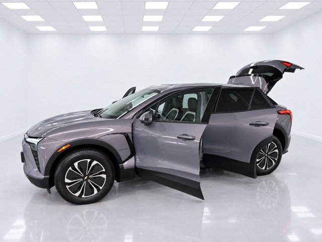Used 2025 Chevrolet Blazer EV LT AWD/4WD image 13