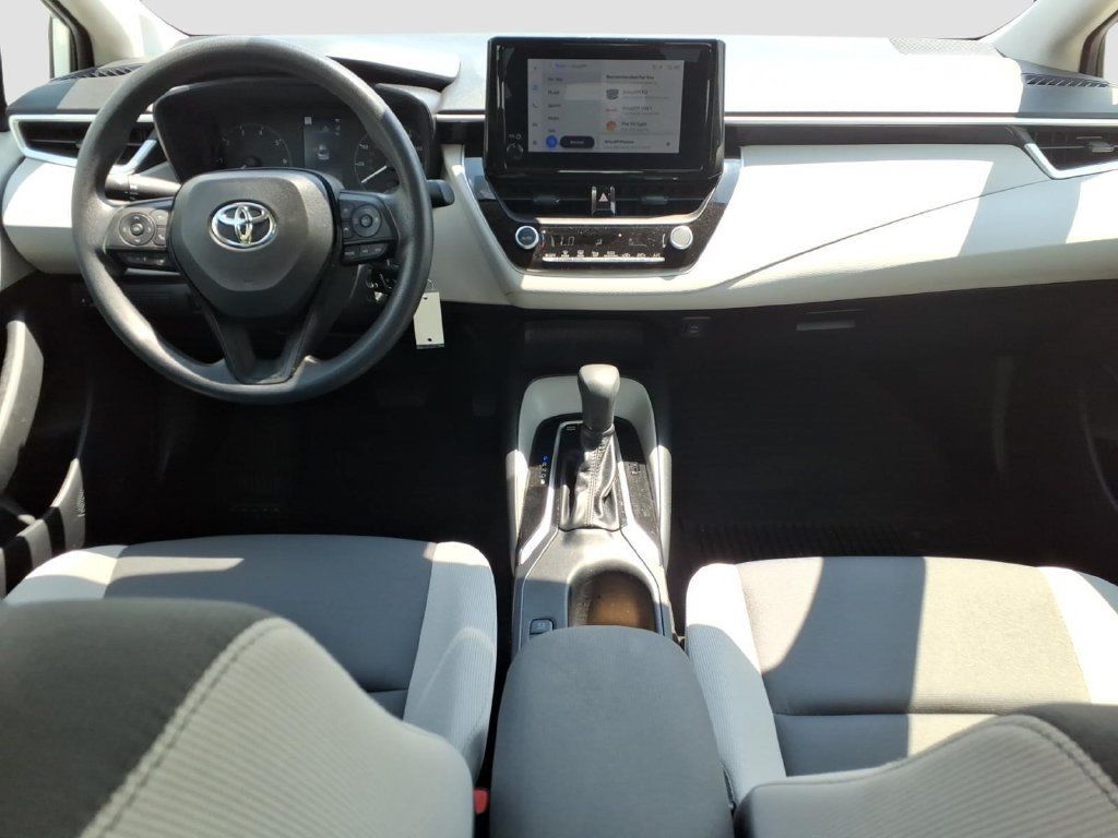 Used 2024 Toyota Corolla LE FWD image 11