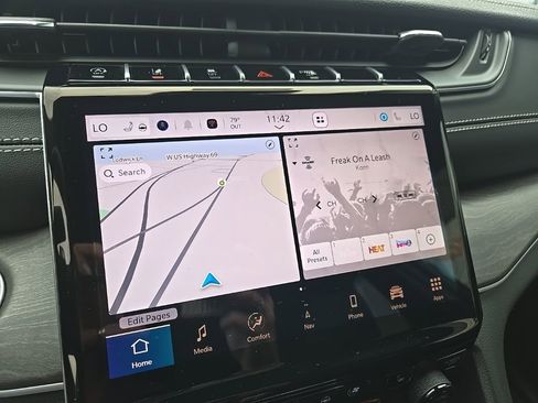 New 2025 Jeep Grand Cherokee L Limited w/ Luxury Tech Group II image 53