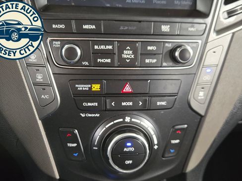 Used 2018 Hyundai Santa Fe AWD w/ SE Ultimate Tech Package 03 image 19