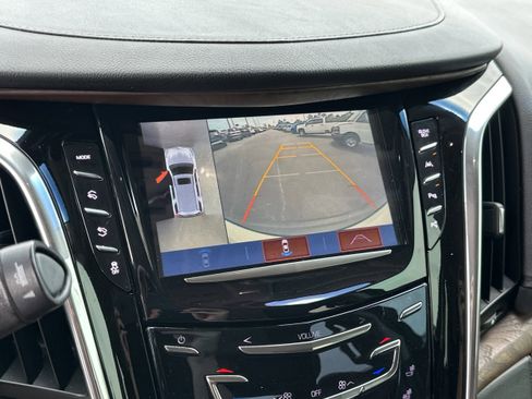Used 2018 Cadillac Escalade Luxury AWD/4WD image 33