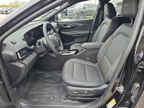 Used 2026 Buick Envista Sport Touring w/ Convenience I Package FWD image 11