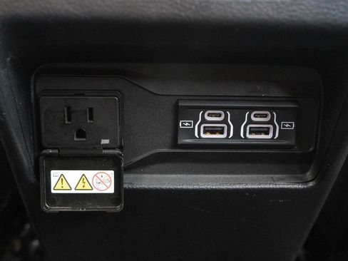Used 2023 Jeep Grand Cherokee Altitude AWD/4WD image 33