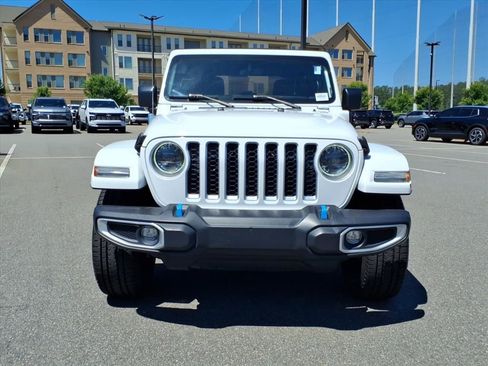 Used 2023 Jeep Wrangler Unlimited Sahara w/ Cold Weather Group AWD/4WD image 36