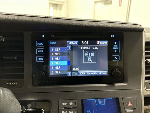 Used 2015 Toyota Sienna XLE image 35