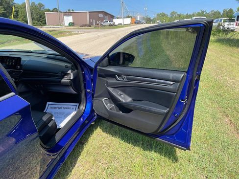 Used 2018 Honda Accord Sport image 13