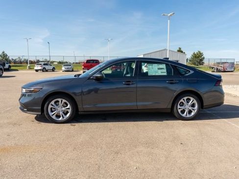 Used 2025 Honda Accord LX image 4