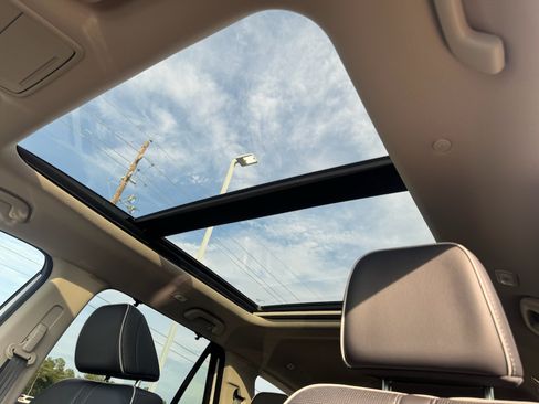 Certified 2023 Honda Pilot Elite image 28
