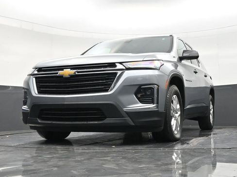 Used 2023 Chevrolet Traverse LS FWD image 27