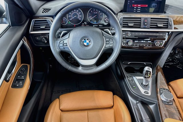 Used 2018 BMW 330e w/ Premium Package RWD image 21