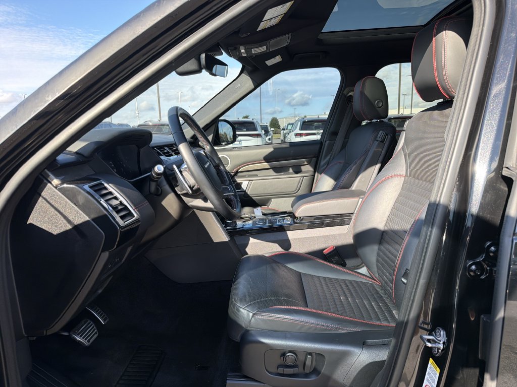 Used 2019 Land Rover Discovery HSE AWD/4WD image 3