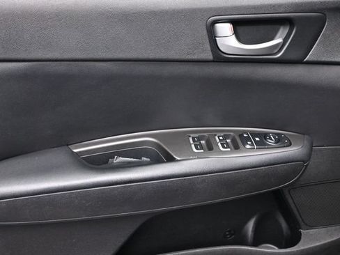 Used 2018 Kia Optima S FWD image 6