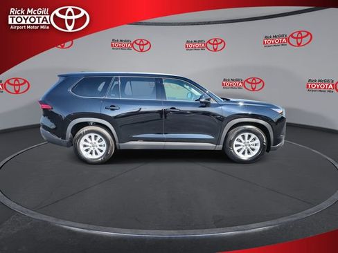 Used 2025 Toyota Grand Highlander AWD image 9