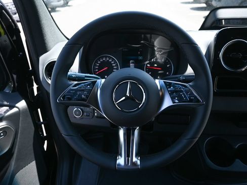 Used 2026 Mercedes-Benz Sprinter 2500 image 2