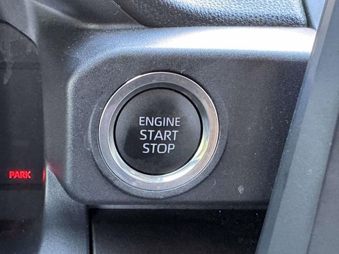 Used 2025 Toyota 4Runner SR5 AWD/4WD image 9