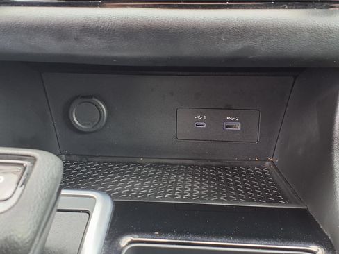 Used 2025 Nissan Pathfinder SV AWD/4WD image 9