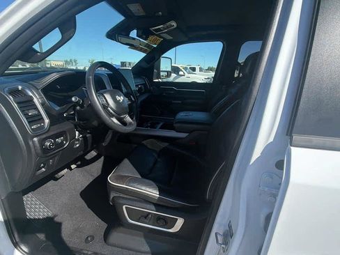 Used 2025 RAM 1500 Laramie AWD/4WD image 11