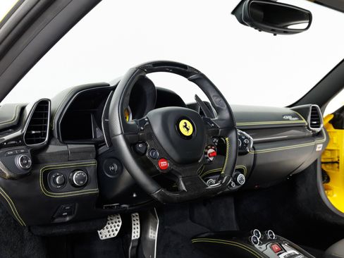 Used 2011 Ferrari 458 Italia Coupe RWD image 18