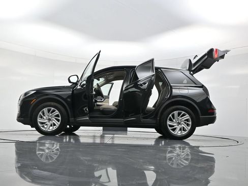 Used 2025 Lincoln Corsair AWD image 57