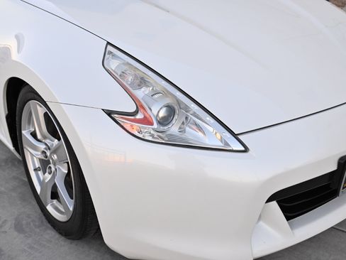 Used 2010 Nissan 370Z Coupe image 27