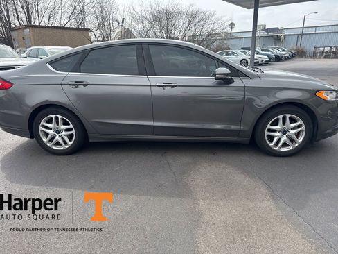 Used 2014 Ford Fusion SE image 6