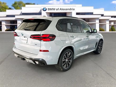 Used 2026 BMW X5 xDrive40i w/ M Sport Package AWD/4WD image 7