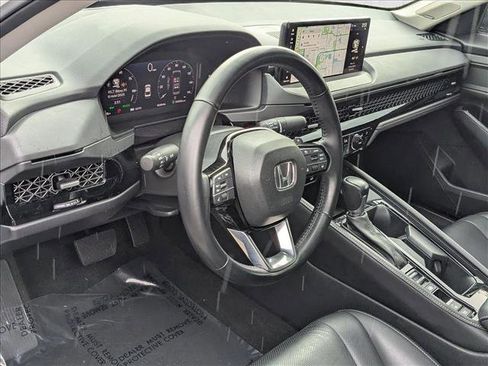 Used 2023 Honda Accord Touring image 9